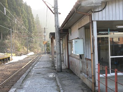 本宮駅ホーム