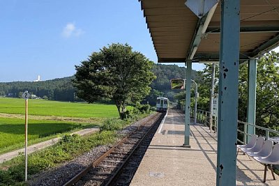 キハ110系気動車が到着する