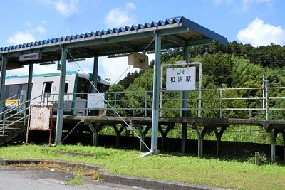 キハ110系気動車が停車