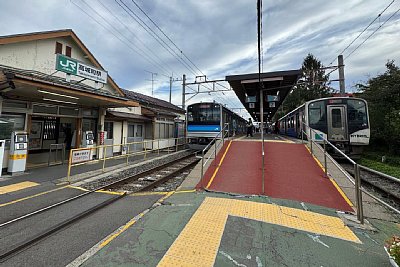 島式ホームと構内踏切