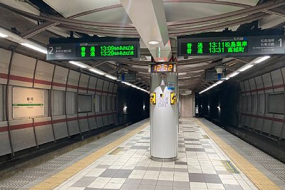島式地下ホーム