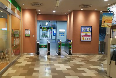 ペリエ稲毛改札