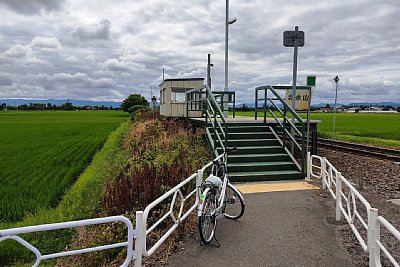 ホームへの通路
