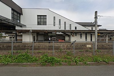 跨線橋とホーム