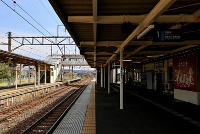 跨線橋とホーム